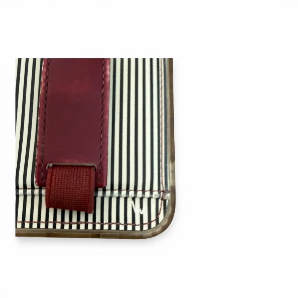 Walli iPhone 13 Pro Case Stripe‎ Leather Card Holder Grip